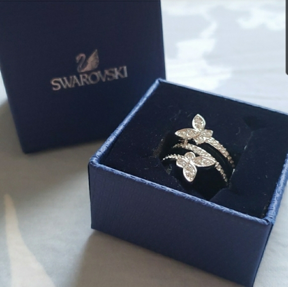 Swarovski Jewelry - ⚡️🔽Swarovski Nightingale Ring